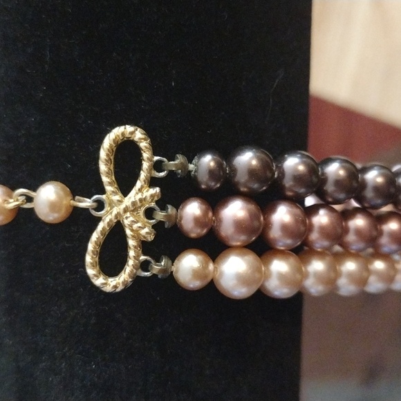 Faux pearl necklace - Picture 6 of 6